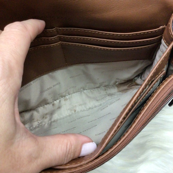 MICHAEL KORS BROOKLYN GROMMET Caramel Brown Leather Crossbody Bag Purse Flap - Picture 5 of 14